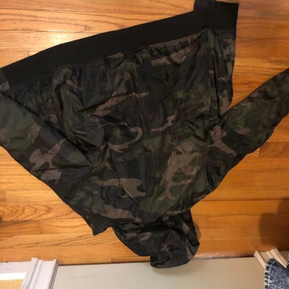 Guess jacket - Picture 2 of 3